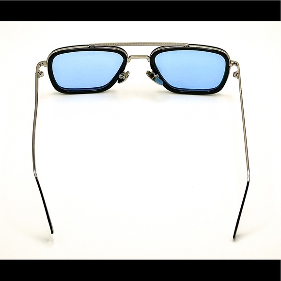 Unisex - Large Frame Metallic Sunglasses 
Very stylish & Chic - Picture 3 of 3